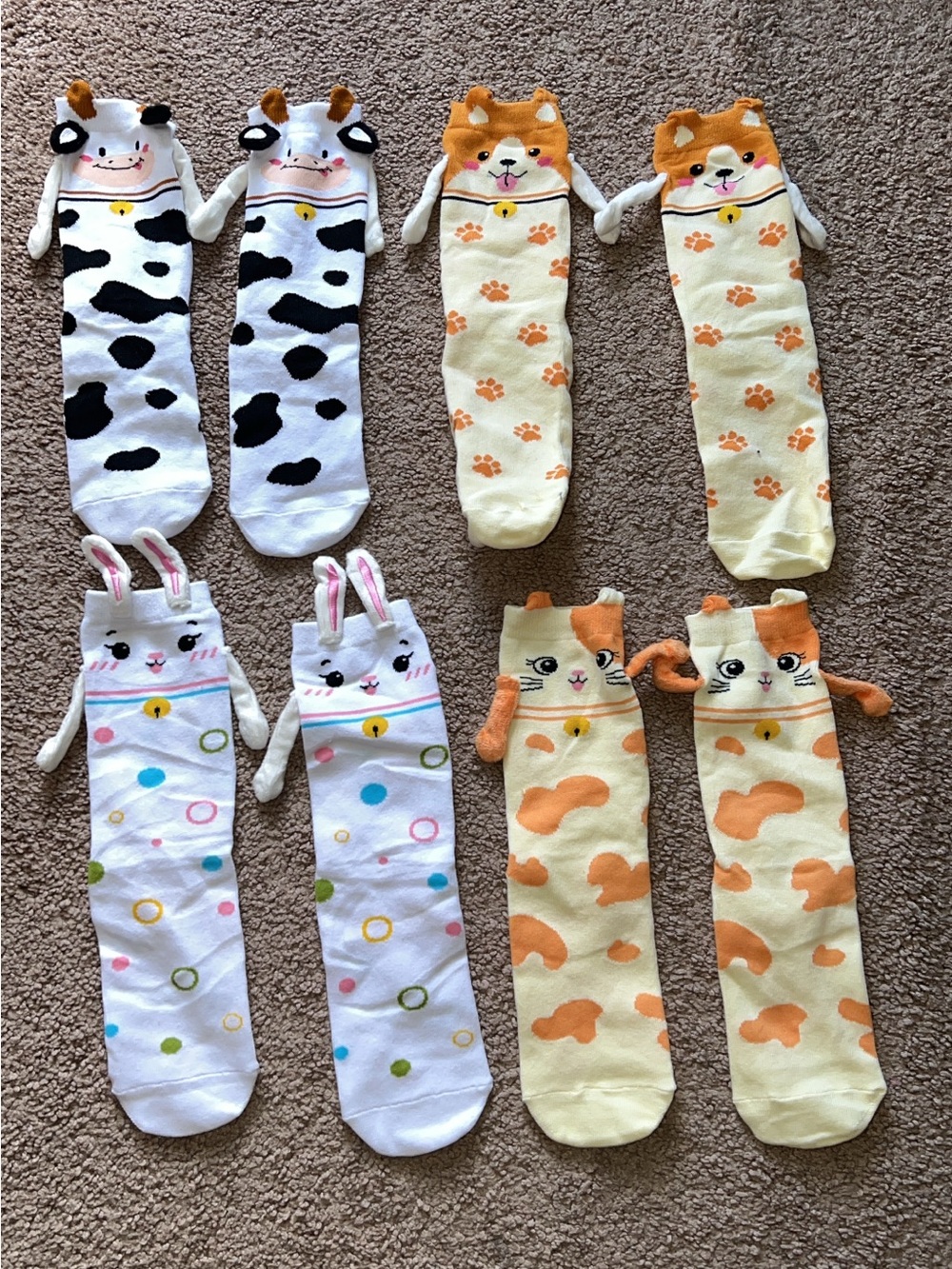 4 pairs Magnetic Holding hand socks